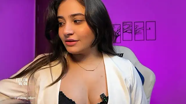 Snapshot of demieliss chatting on August 6, 8:00 pm demieliss online show from August 6, 8:00 pm