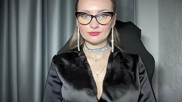 Snapshot of Viola_sweet chatting on February 4, 2:21 pm Viola sweet online show from February 4, 2:21 pm