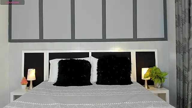 Snapshot of Violet_Rost chatting on January 30, 2:25 pm Violet Rost online show from January 30, 2:25 pm