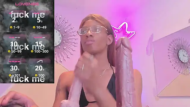 Tiffany Valentine15 online show from October 18, 8:53 pm