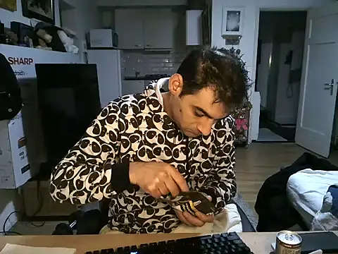 mihaimichael online show from December 17, 5:02 am