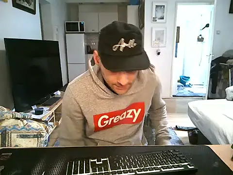 Snapshot of mihaimichael chatting on March 24, 2:55 pm mihaimichael online show from March 24, 2:55 pm