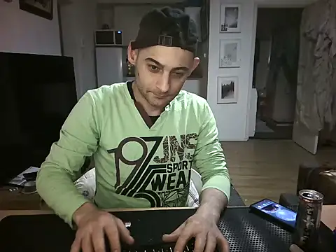 mihaimichael online show from May 5, 9:45 pm