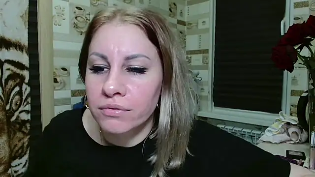 Snapshot of TherestlessKitty chatting on June 13, 10:18 pm TherestlessKitty online show from June 13, 10:18 pm