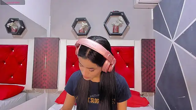 Karoll014 online show from November 26, 11:55 am