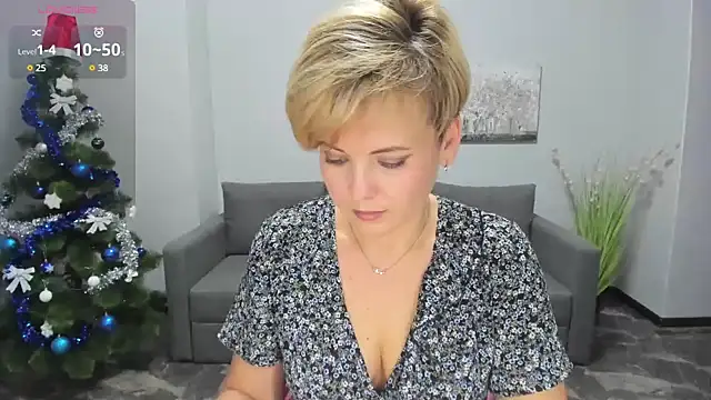 Julia Wilsone online show from December 22, 12:49 pm