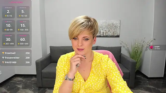 Julia Wilsone online show from January 18, 3:59 pm