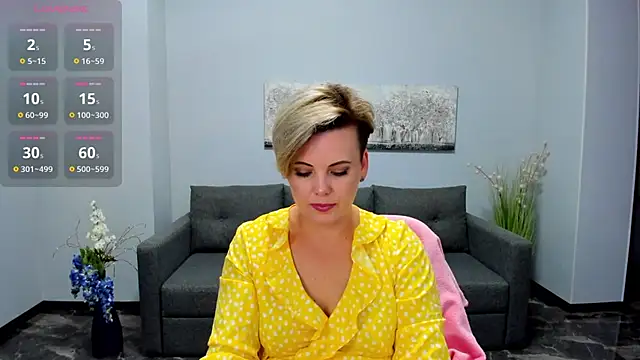 Julia Wilsone online show from October 3, 11:51 am