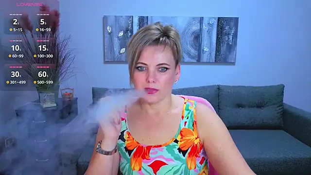 Julia Wilsone online show from November 22, 12:59 pm