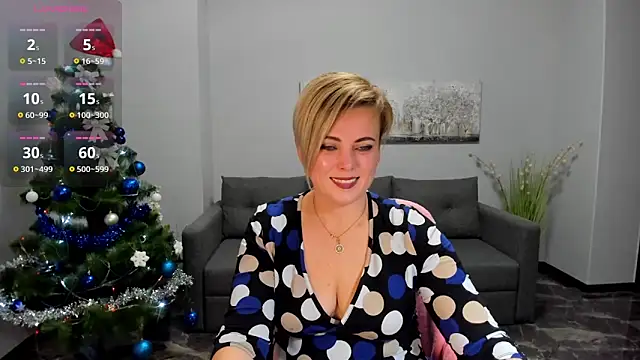 Julia Wilsone online show from December 17, 1:17 pm