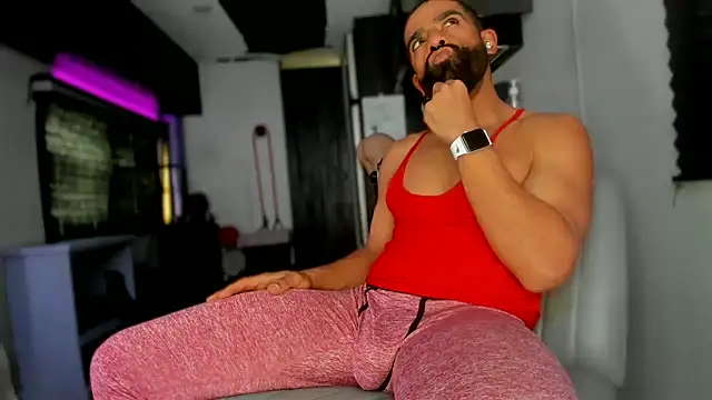 Snapshot of DirtyDrizzy chatting on February 15, 4:25 pm DirtyDrizzy online show from February 15, 4:25 pm