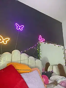 AlisonHoot69 online show from February 23, 2:18 am