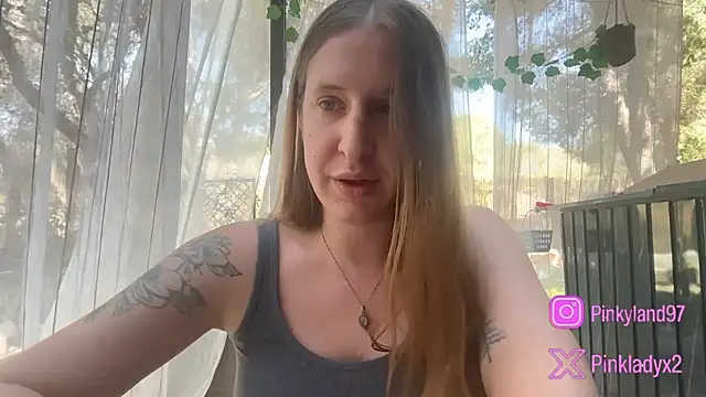 Pinkyladyxxx online show from May 19, 9:59 am