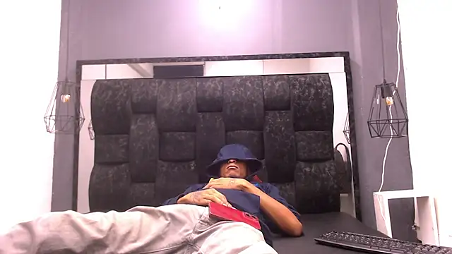 Snapshot of Jose_Smoke chatting on October 8, 3:15 am Jose Smoke online show from October 8, 3:15 am