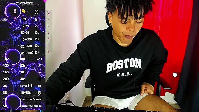 Snapshot of Ares_ttoter chatting on December 13, 1:12 pm Ares ttoter online show from December 13, 1:12 pm