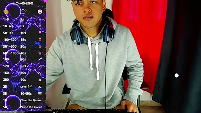 Snapshot of Ares_ttoter chatting on December 20, 2:05 pm Ares ttoter online show from December 20, 2:05 pm