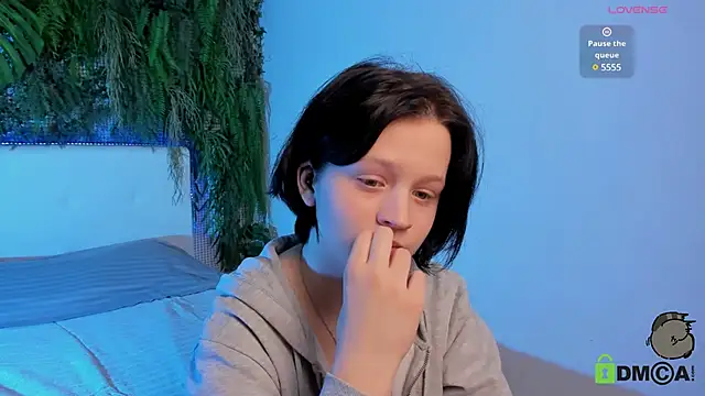 Alina Mills online show from February 3, 8:35 pm