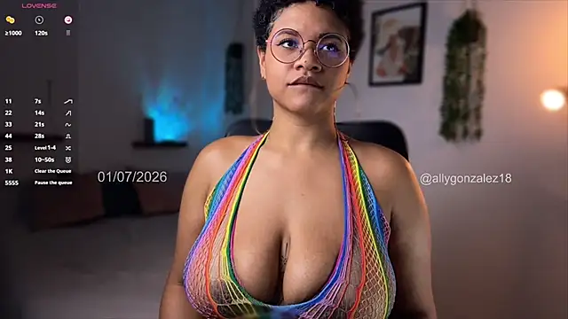 Snapshot of aleiasc chatting on July 1, 1:13 pm aleiasc online show from July 1, 1:13 pm