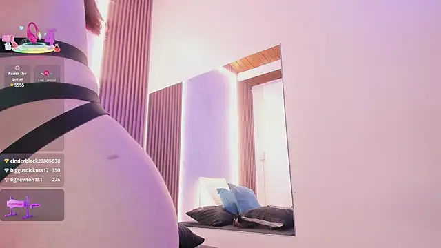 juicy led  online show from February 22, 8:31 pm