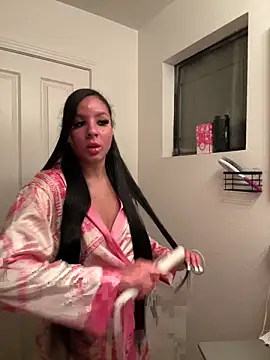 thatonelightskinn online show from March 14, 3:48 am