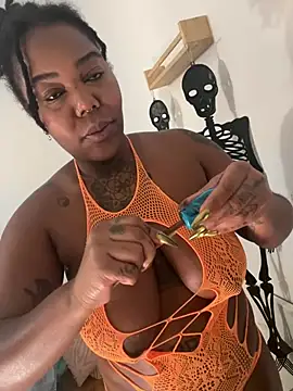 Goddess Nafeesha online show from January 8, 10:01 pm