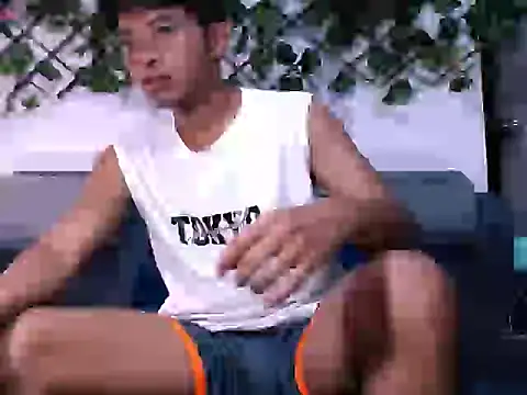 Snapshot of RyansweetHot chatting on November 1, 9:28 pm RyansweetHot online show from November 1, 9:28 pm