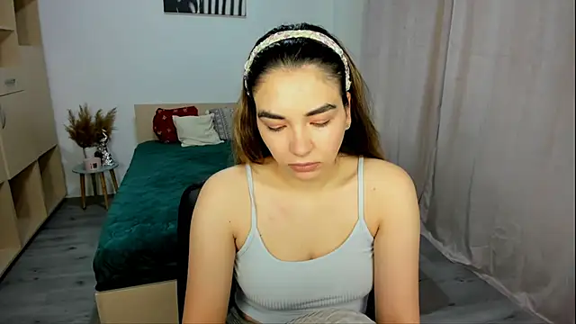 Alexa Dolly12 online show from December 3, 6:32 am