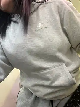 Snapshot of _luna_torres chatting on February 4, 4:29 am luna torres online show from February 4, 4:29 am