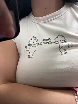 Snapshot of _luna_torres chatting on February 21, 1:01 pm luna torres online show from February 21, 1:01 pm