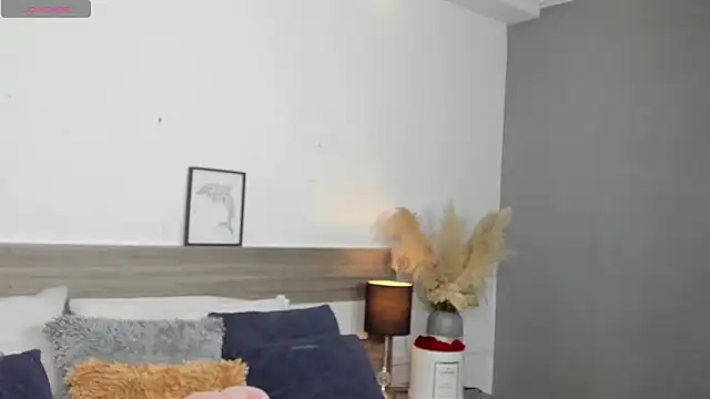 SaraaJhonsonn online show from April 24, 2:19 pm