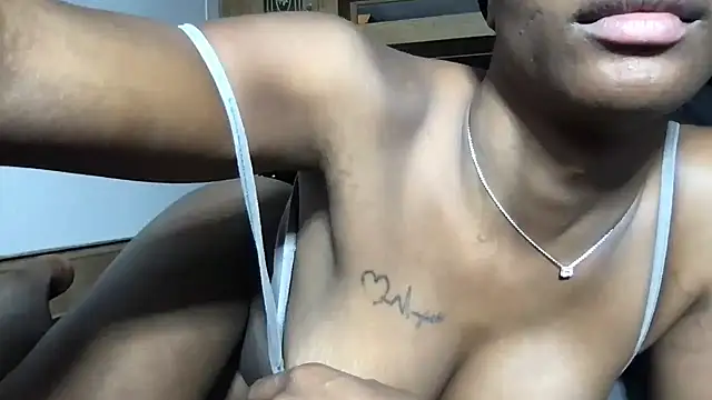 Snapshot of SeductiveMiahBrown chatting on February 4, 8:14 pm SeductiveMiahBrown online show from February 4, 8:14 pm