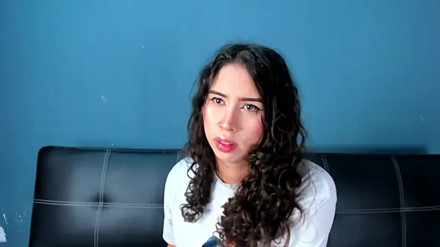 Snapshot of purplay_98 chatting on January 18, 1:31 am purplay 98 online show from January 18, 1:31 am