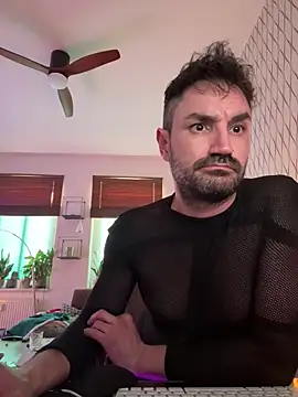 tomz0819 online show from March 8, 8:33 am