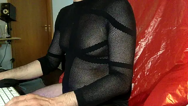 tomz0819 online show from March 24, 10:20 am