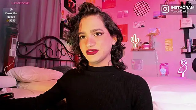 Snapshot of Aaron_Darkus chatting on March 3, 1:12 am Aaron Darkus online show from March 3, 1:12 am