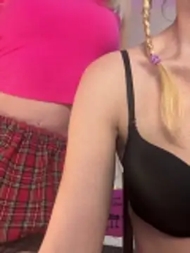 SweetCupcaks online show from March 8, 10:08 am