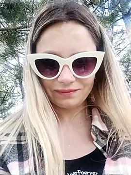 SweetCupcaks online show from May 28, 9:17 am