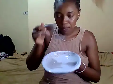 Snapshot of Zara_Twilight chatting on February 15, 9:04 pm Zara Twilight online show from February 15, 9:04 pm