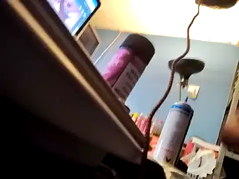 C8L3U online show from December 8, 5:01 pm