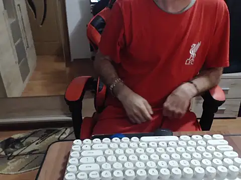 uncutguy01 online show from September 26, 3:54 am
