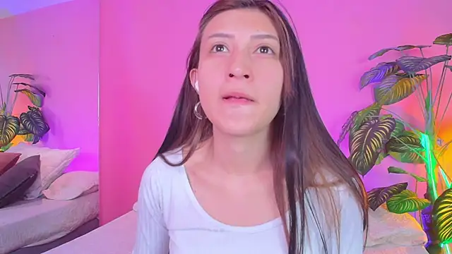 Nicolette ks  online show from December 12, 1:06 pm