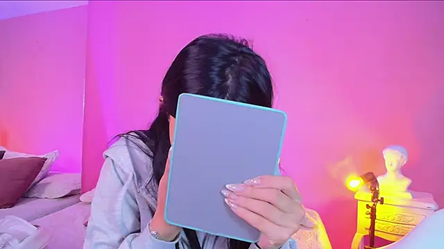 Nicolette ks  online show from December 28, 1:17 pm