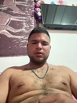 Snapshot of PITBuk_708 chatting on June 7, 6:33 pm PITBuk 708 online show from June 7, 6:33 pm