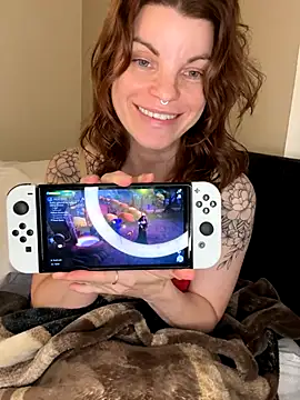 Snapshot of wildefaye chatting on October 13, 2:11 am wildefaye online show from October 13, 2:11 am