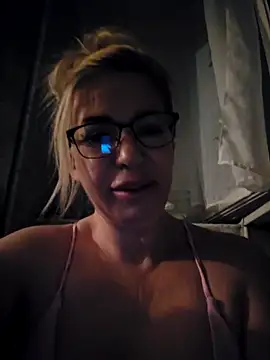 Snapshot of BriannaEllams chatting on May 31, 7:26 pm BriannaEllams online show from May 31, 7:26 pm