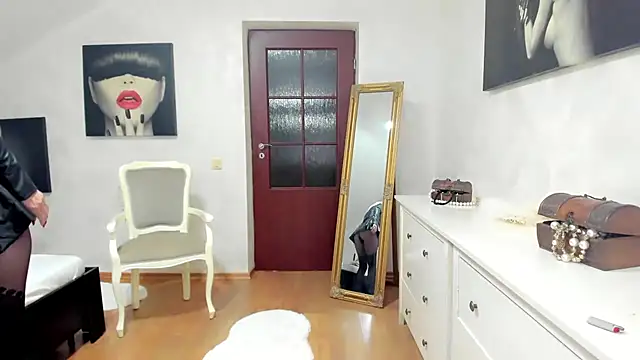 Snapshot of miss_annjulia chatting on June 28, 8:26 pm miss annjulia online show from June 28, 8:26 pm
