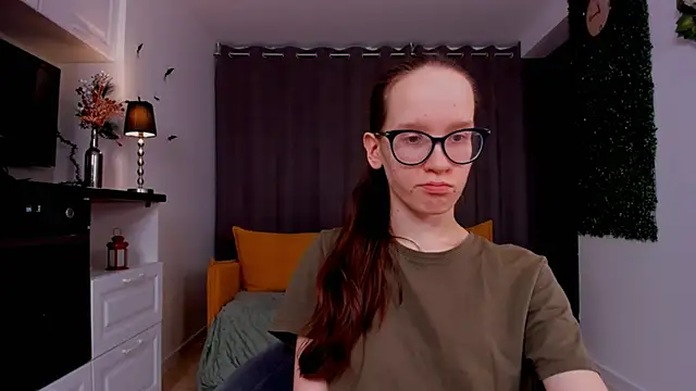 BettyBrowni online show from March 6, 10:15 pm