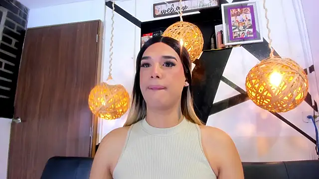 victoria aleia  online show from October 29, 9:38 pm