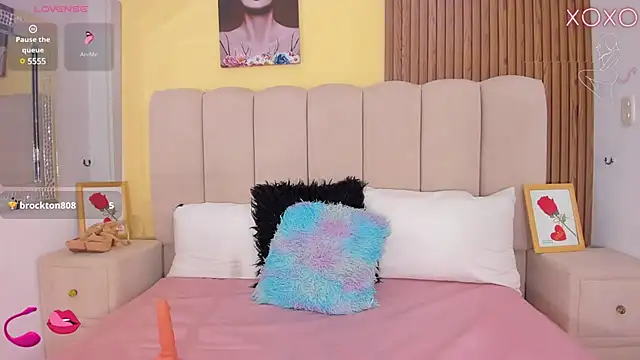 EmmyCruzZ online show from February 27, 3:36 am