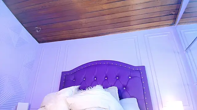 sarah banks1 online show from March 7, 3:14 am